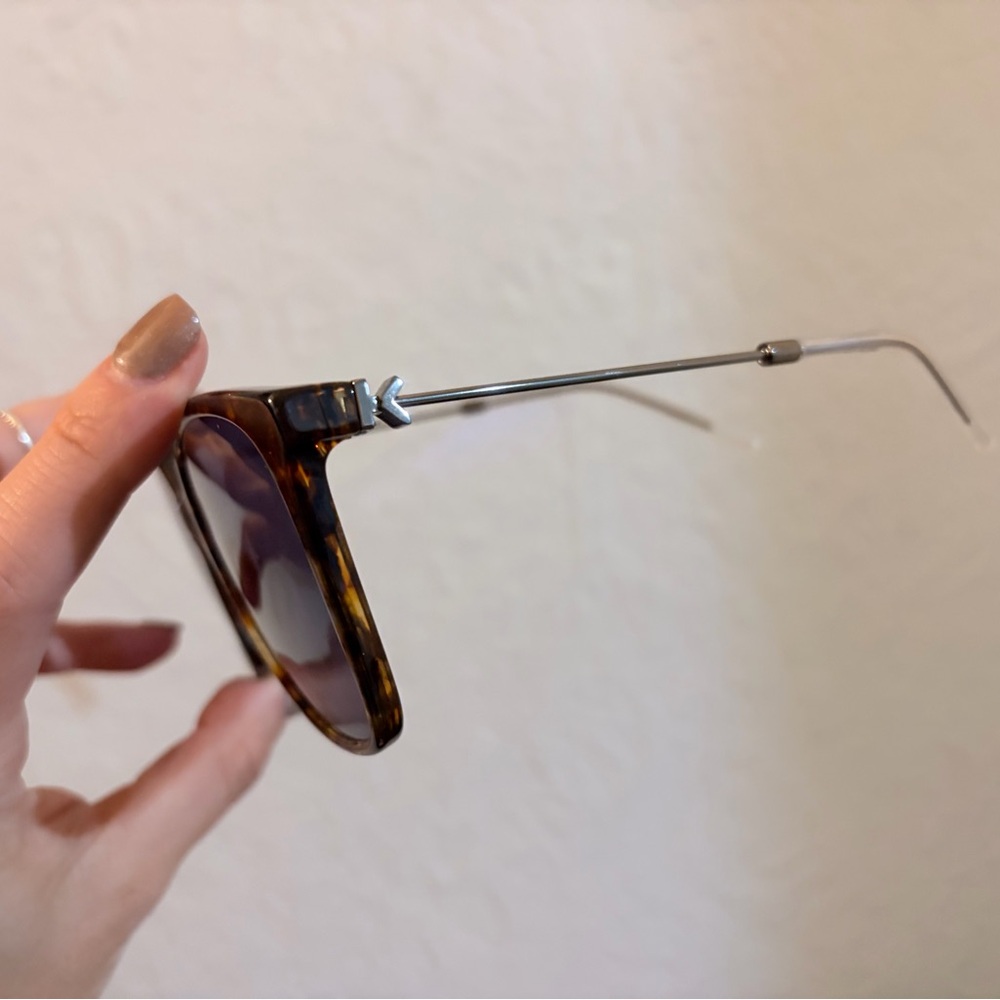 Like-new Tortoise Shell Sunglasses KENZO - Picture 2 of 3